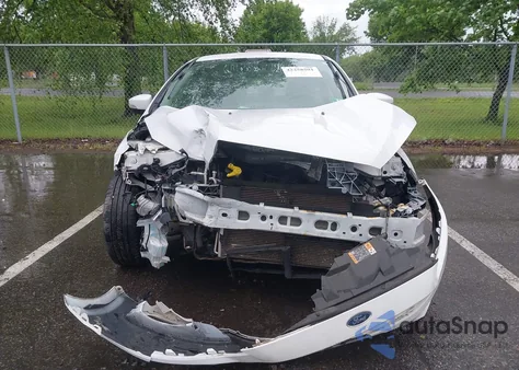 2016 Ford Focus Se z USA, uszkodzony, nr VIN 1FADP3K29GL354594